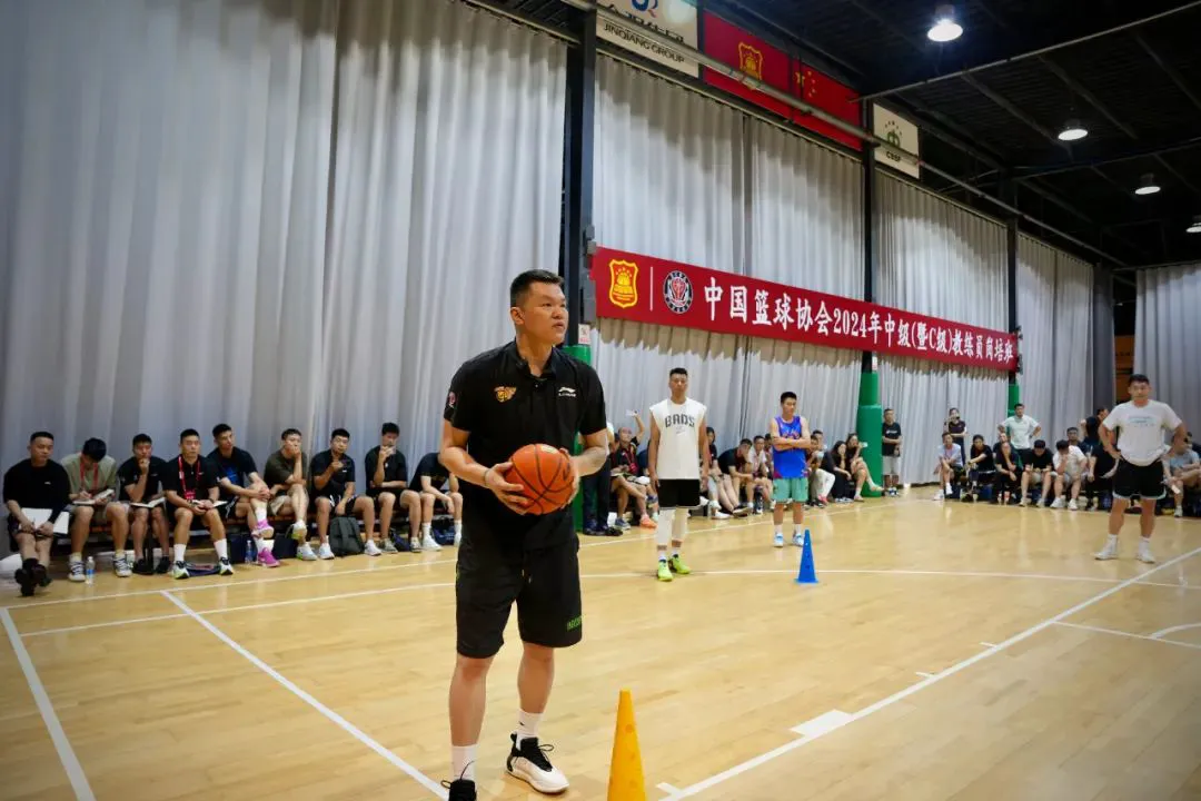如何通过篮球训练提升自信心_0
